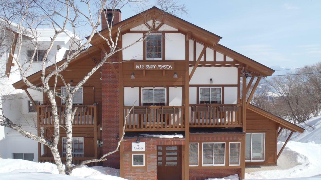 Blueberry Pension Madarao Iiyama Екстер'єр фото